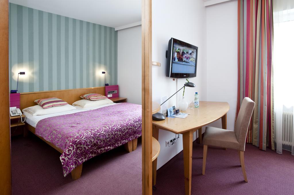 קלגנפורט Hotel Geyer מראה חיצוני תמונה