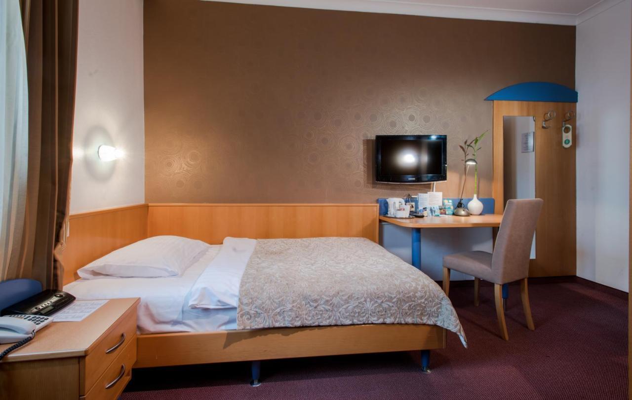 קלגנפורט Hotel Geyer מראה חיצוני תמונה
